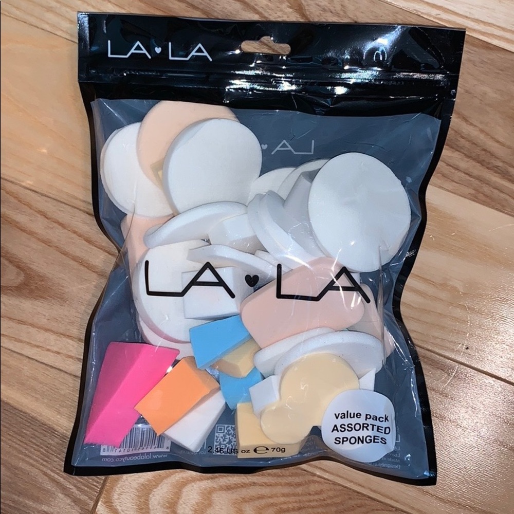 ASSORTED MAKEUP SPONGES